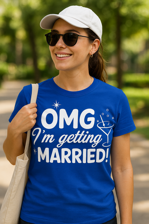 OMG I'm getting MARRIED! - T-Shirt