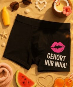 Lustige Herrenunterwäsche gehört nur mit beliebigem Namen
