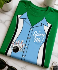 T-Shirt mit aufgedrucktem Retro-Bowlinghemd in Hellblau, Weiß und Schwarz im Rockabilly-Stil