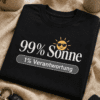 Lustiges T-Shirt für Sonnenanbeter mit dem Spruch 99% Sonne 1% Verantwortung im minimalistischen Typografie-Design
