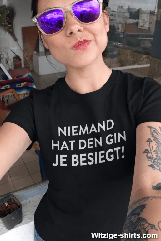 Lustiges T-Shirt niemand hat den Alkohol besiegt